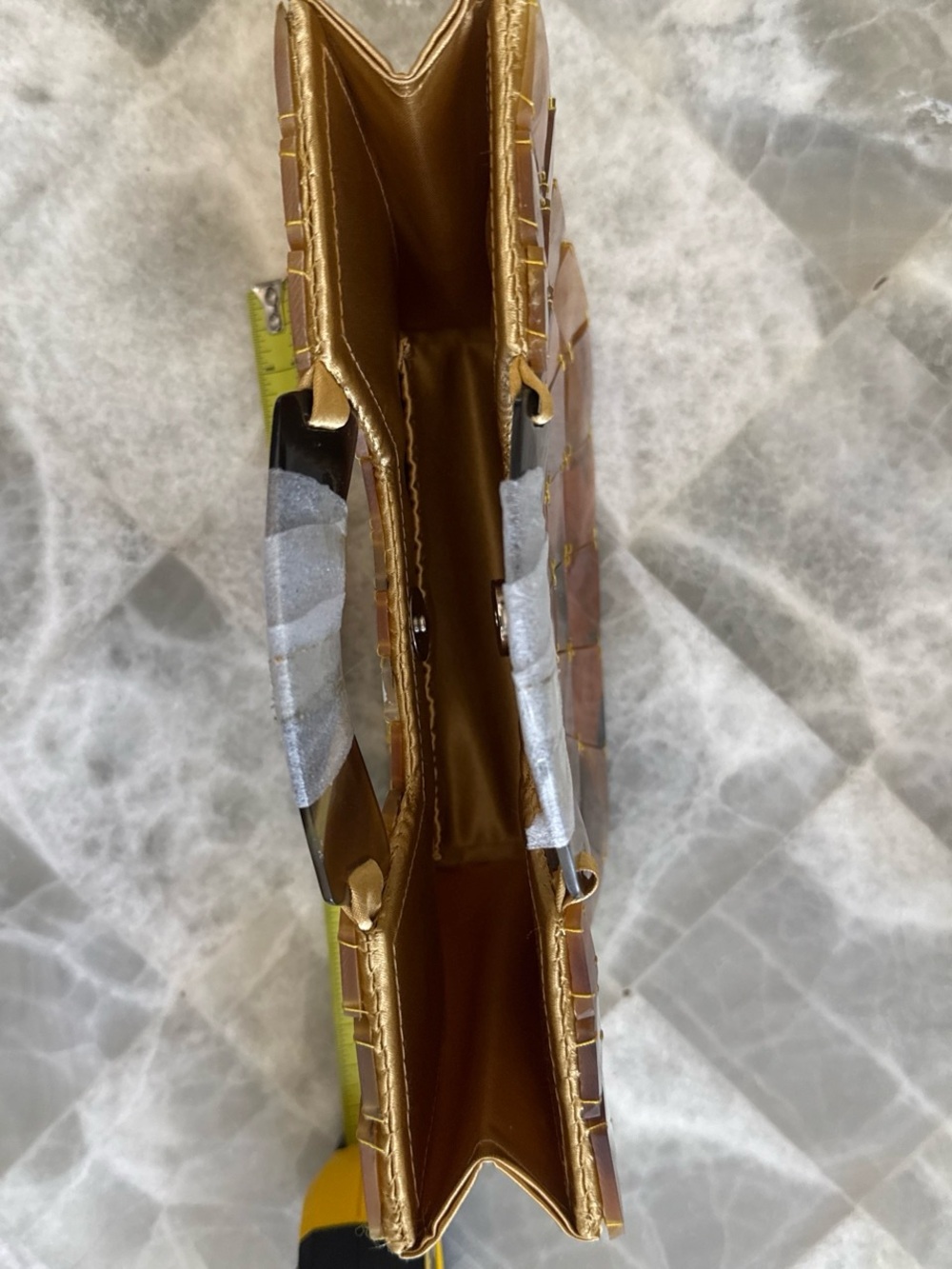 Tortoiseshell Pattern Handheld Bag - Picture 7 of 9